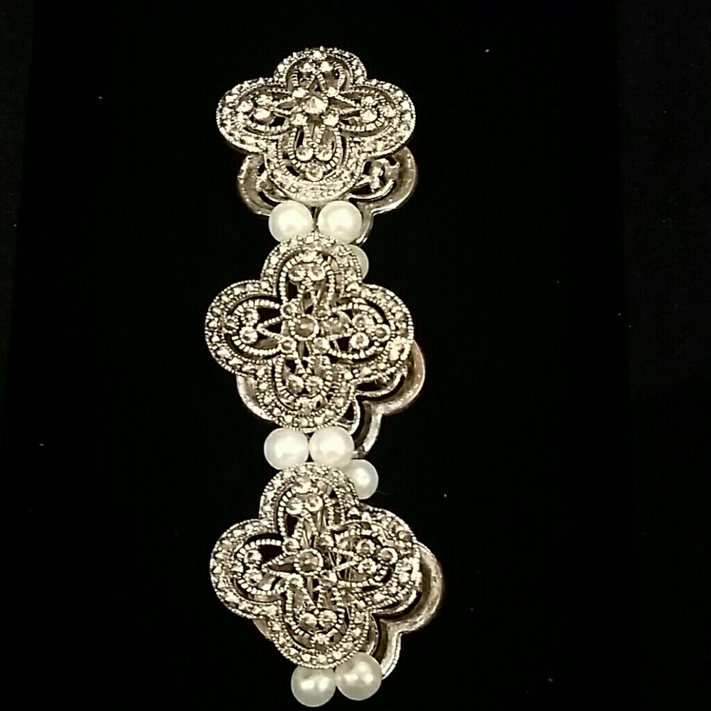 ❤️Just reduced❤️ Stretch pearl bangle bracelet